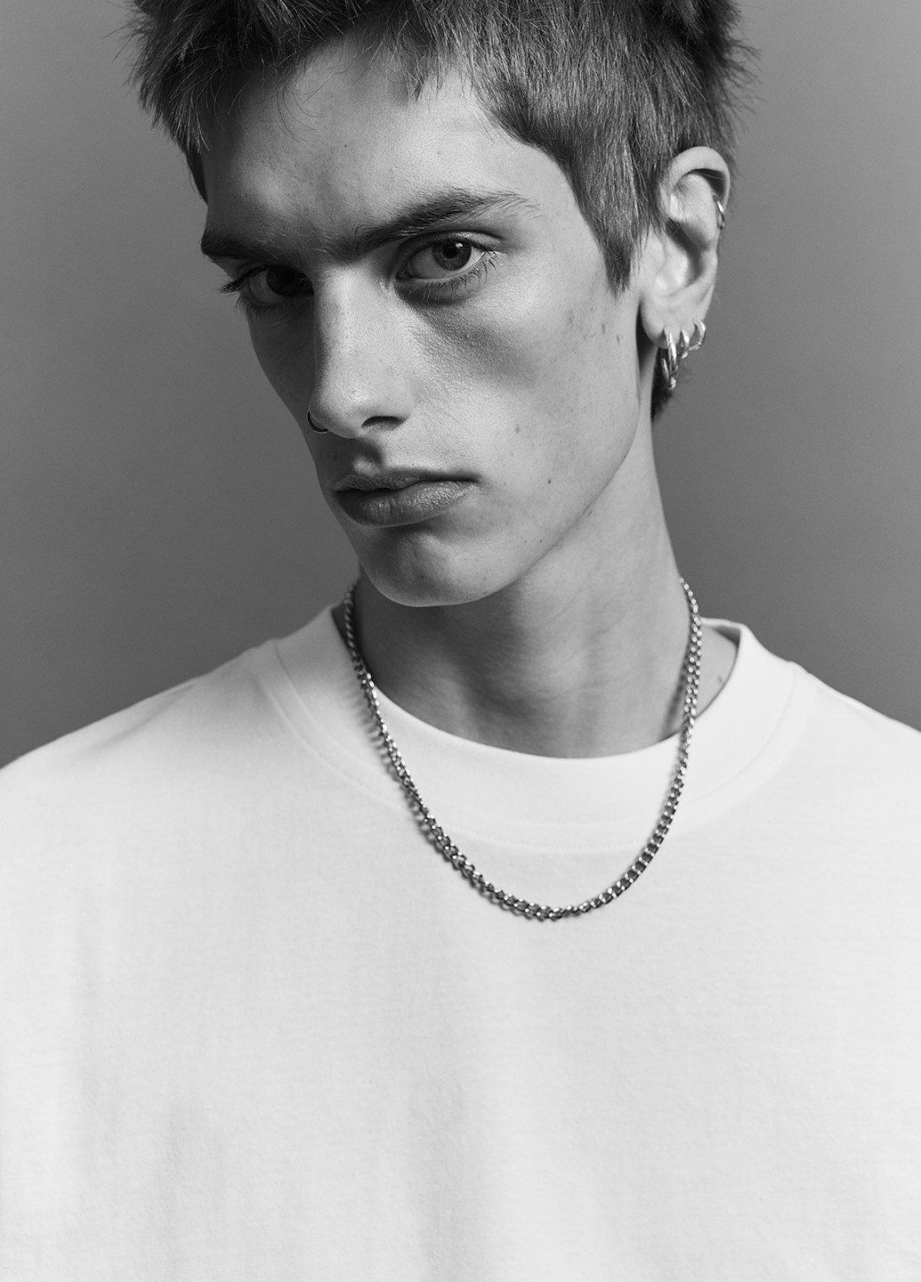 Молочная футболка H&M