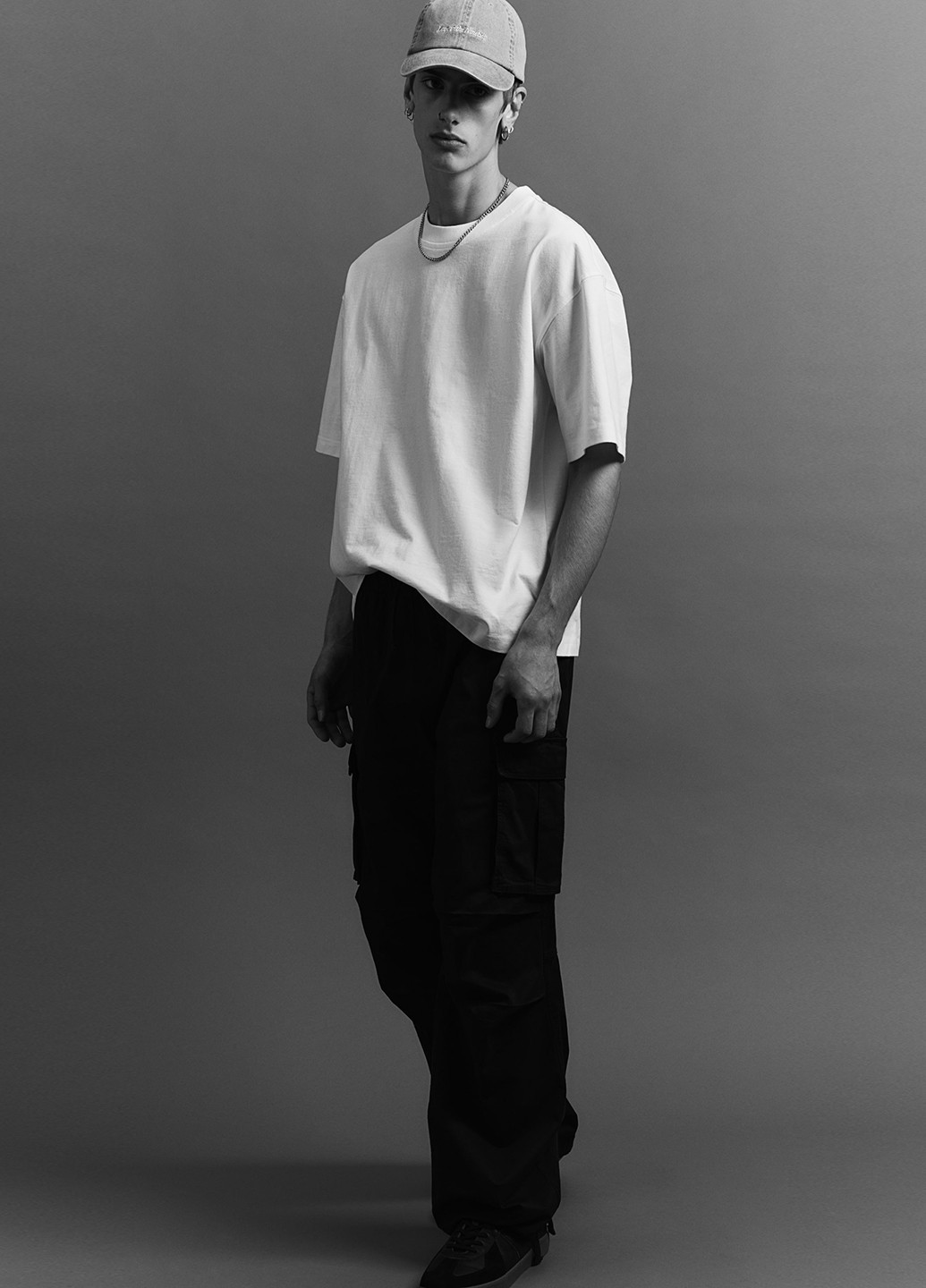 Молочная футболка H&M