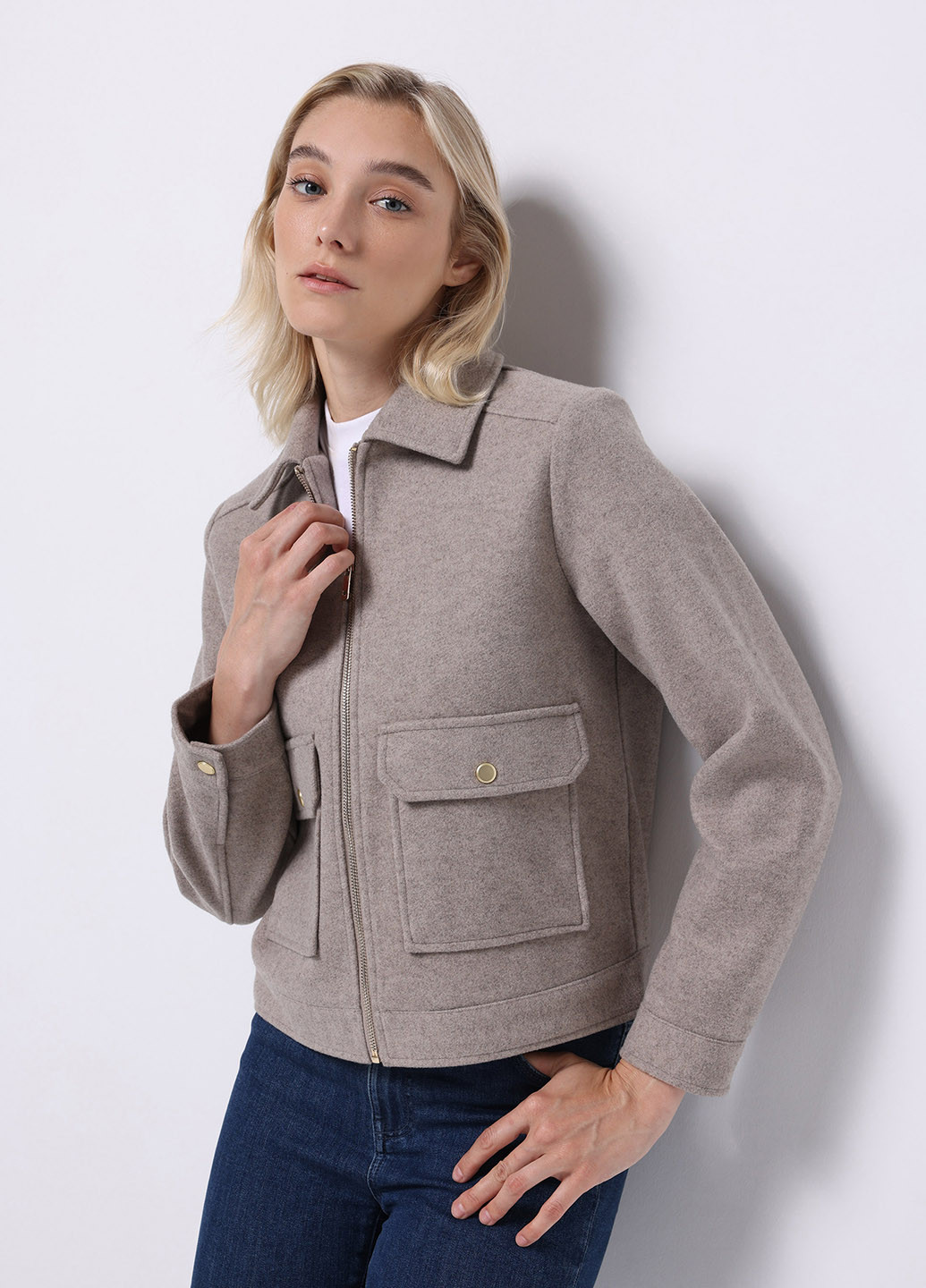 Бежева демісезонна куртка Colin's