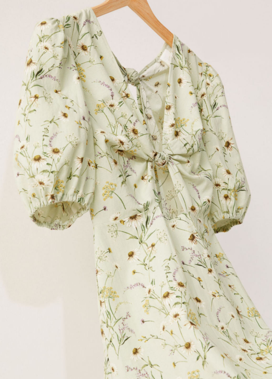Салатова кежуал сукня H&M з квітковим принтом