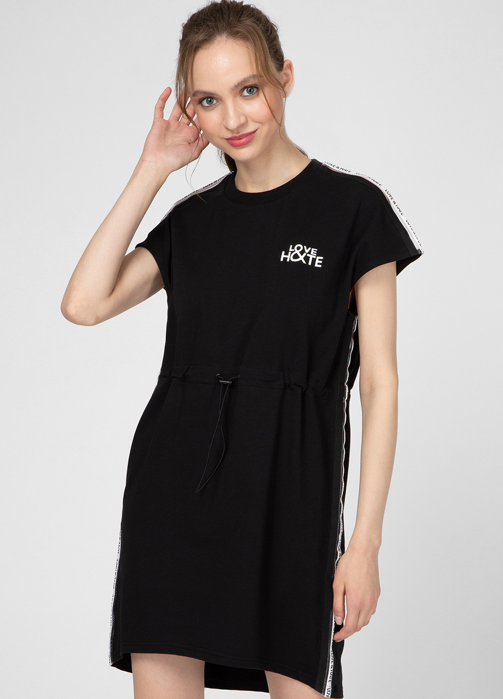 Черное кэжуал платье платье-футболка Preppy однотонное