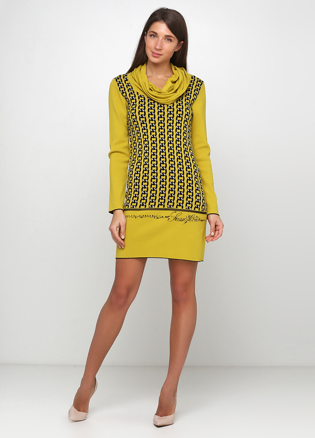 Горчичное кэжуал платье платье-свитер Sassofono с абстрактным узором
