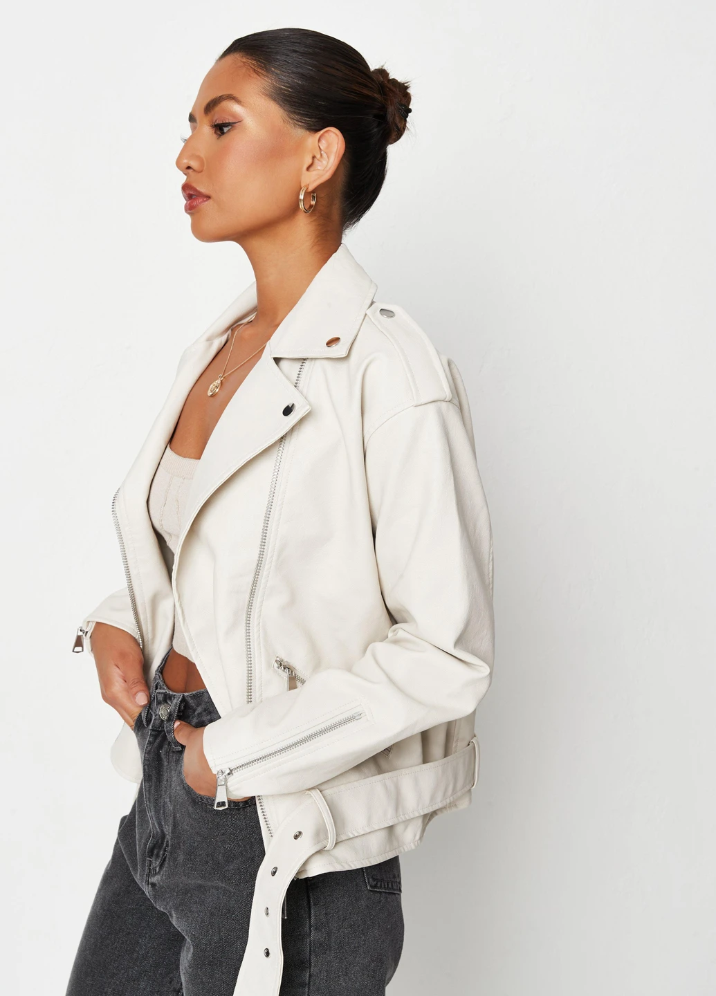 Молочна демісезонна куртка косуха Missguided