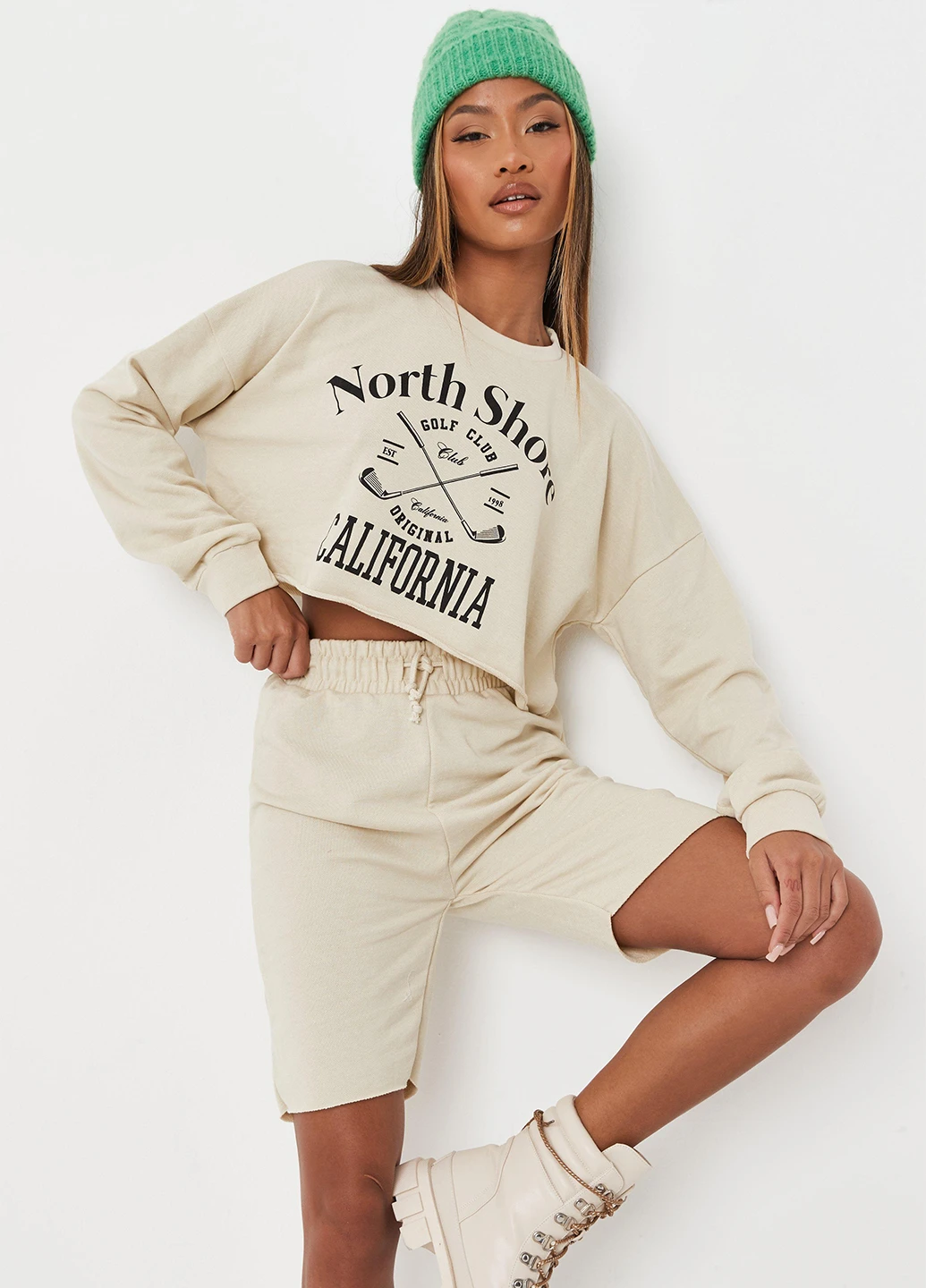 Светло-бежевый свитшот Missguided надпись без декора (261030353)