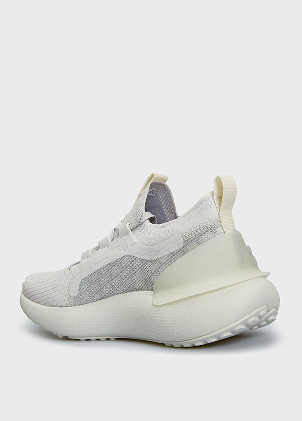 Белые всесезонные кроссовки Under Armour