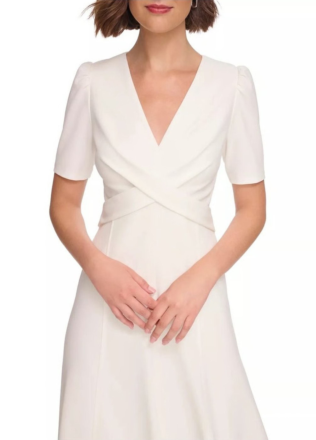 Молочное деловое, кэжуал платье на запах Tommy Hilfiger однотонное