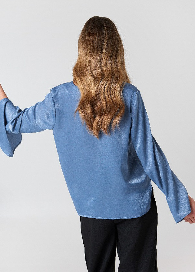 Блакитна блуза NA-KD