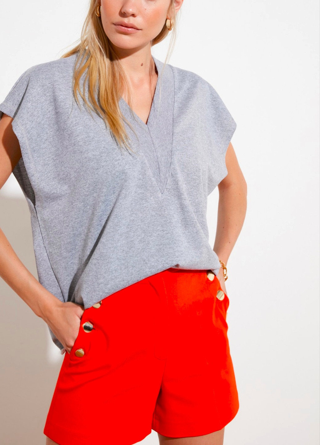 Сіра блуза AMORI