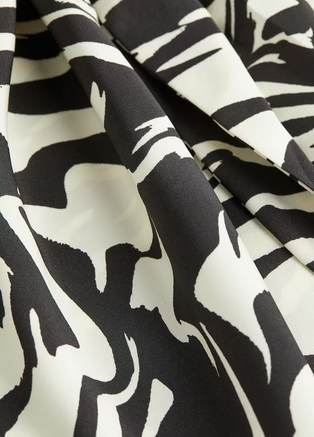 Черно-белое кэжуал платье на запах H&M зебра