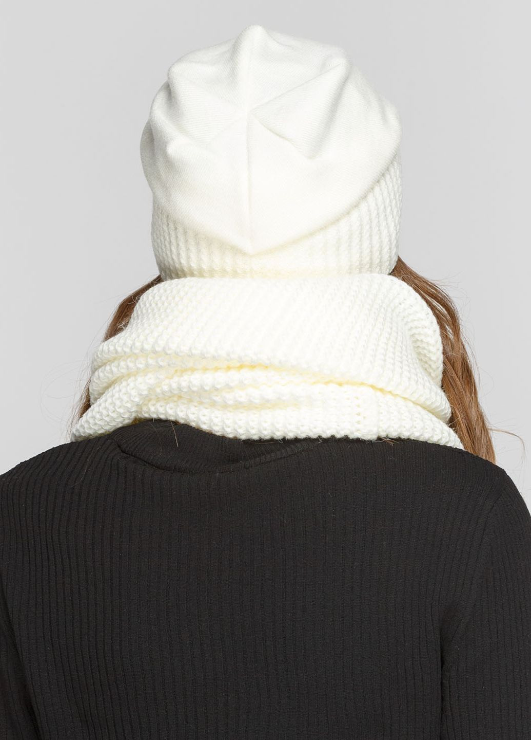 Теплий зимовий комплект (шапка, шарф-снуд) на флісовій підкладці 660407 DeMari 77 Ненси шапка + шарф однотонні молочні кежуали вовна