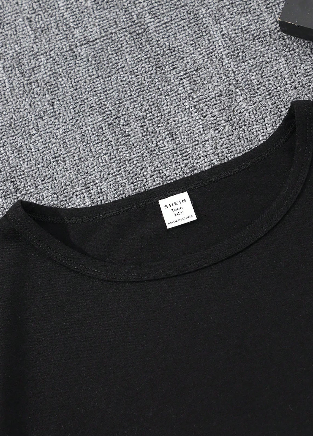 Чорна літня футболка SHEIN