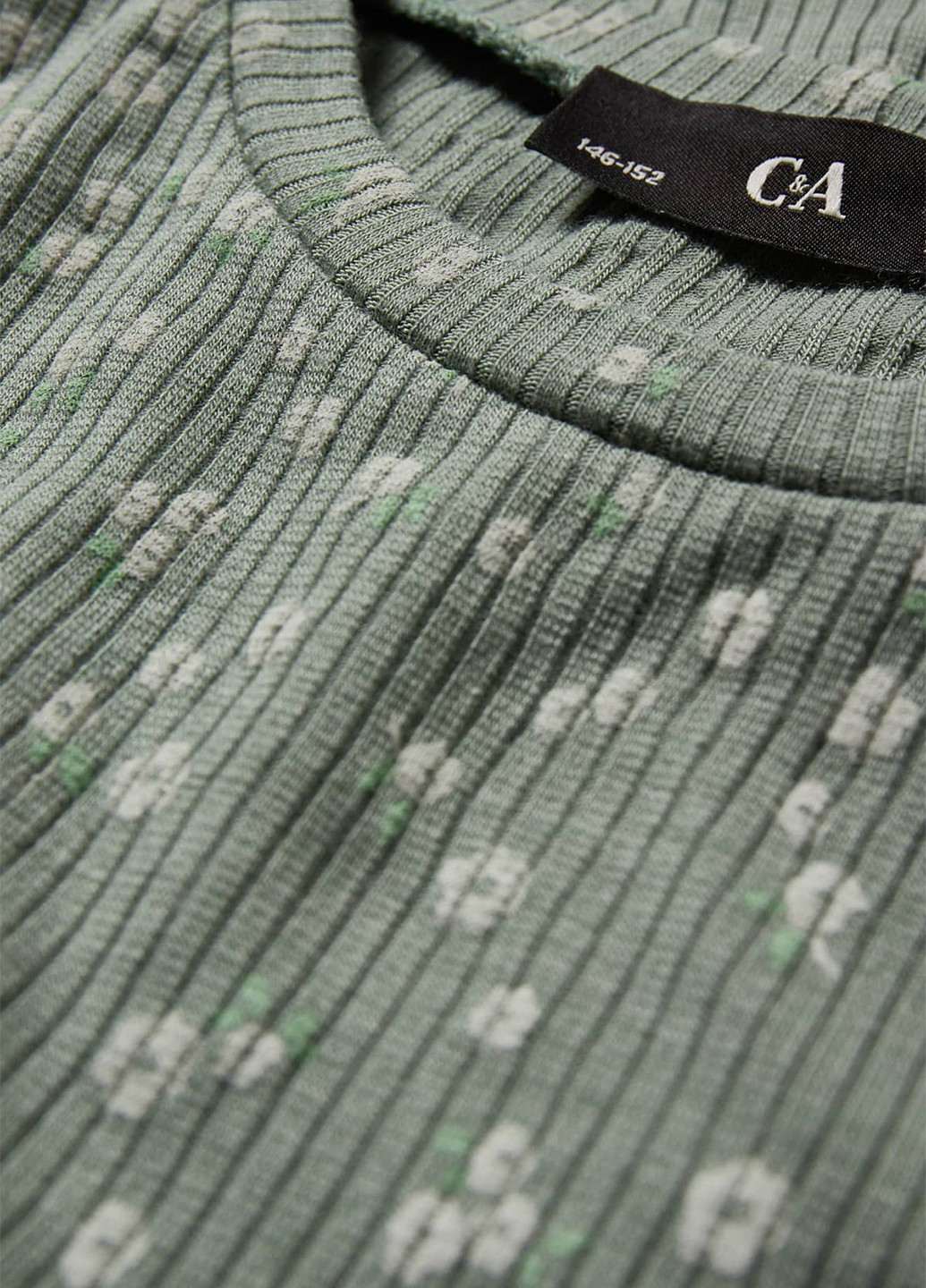 Оливковая (хаки) летняя футболка C&A