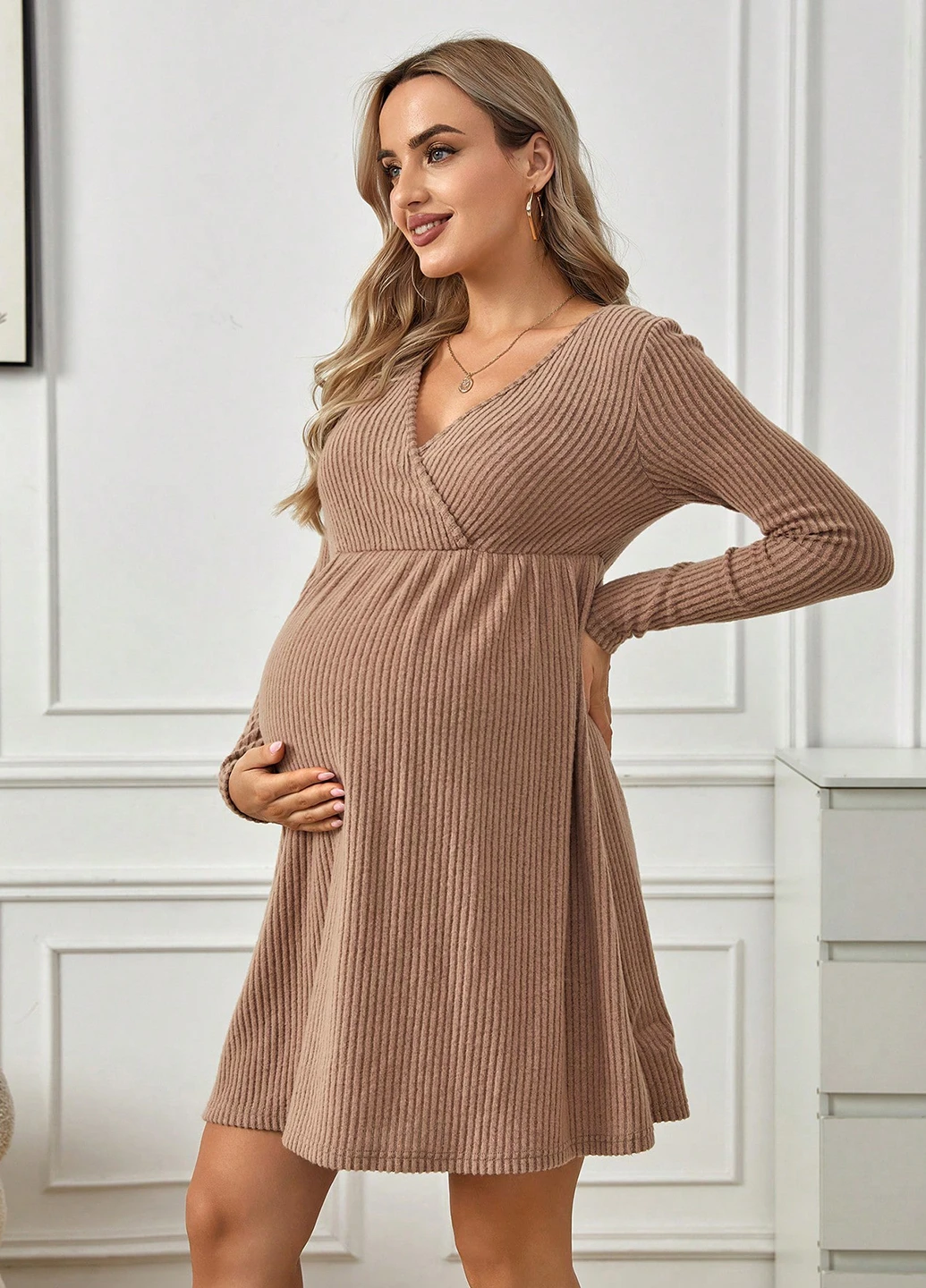 Бежевое кэжуал платье для беременных и кормящих SHEIN однотонное