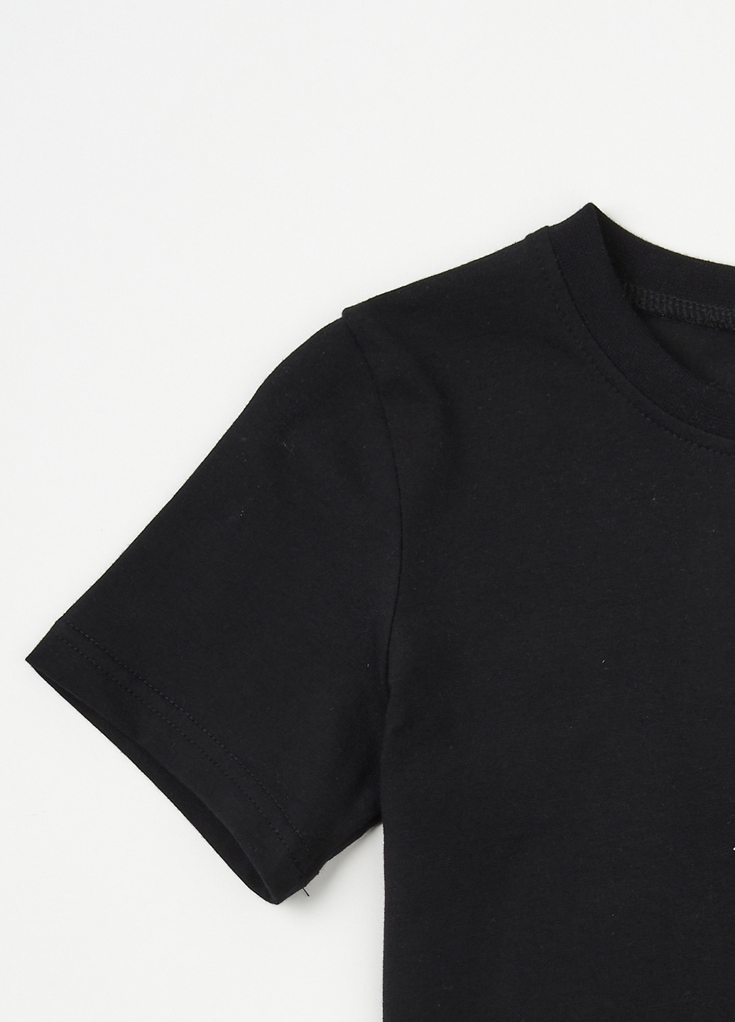 Черная летняя футболка Garnamama