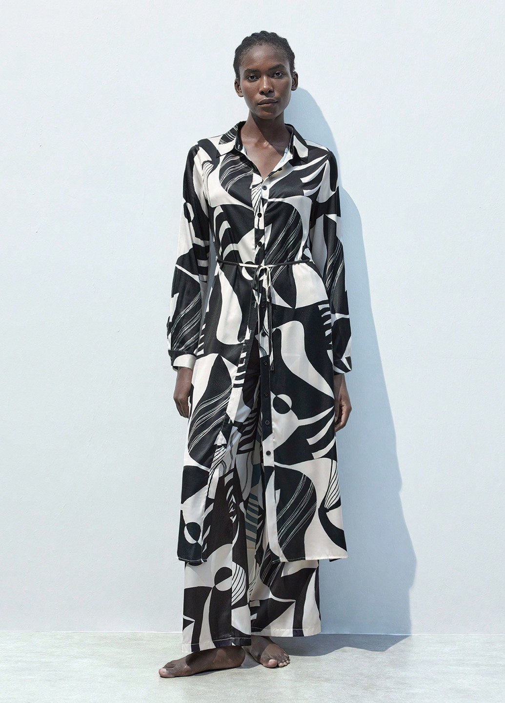 Чорно-білий кежуал сукня сукня-сорочка SHEIN з абстрактним візерунком