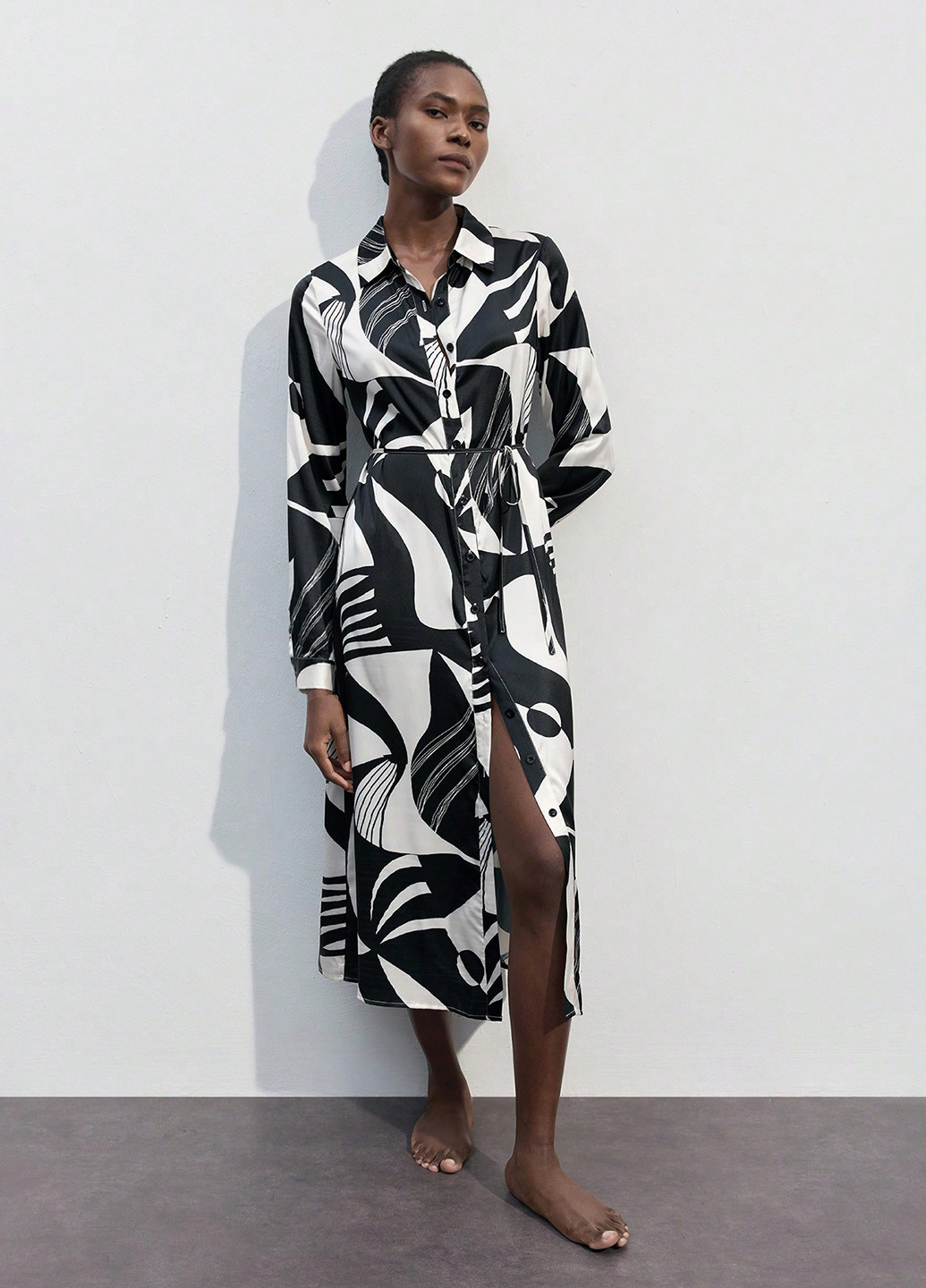 Чорно-білий кежуал сукня сукня-сорочка SHEIN з абстрактним візерунком