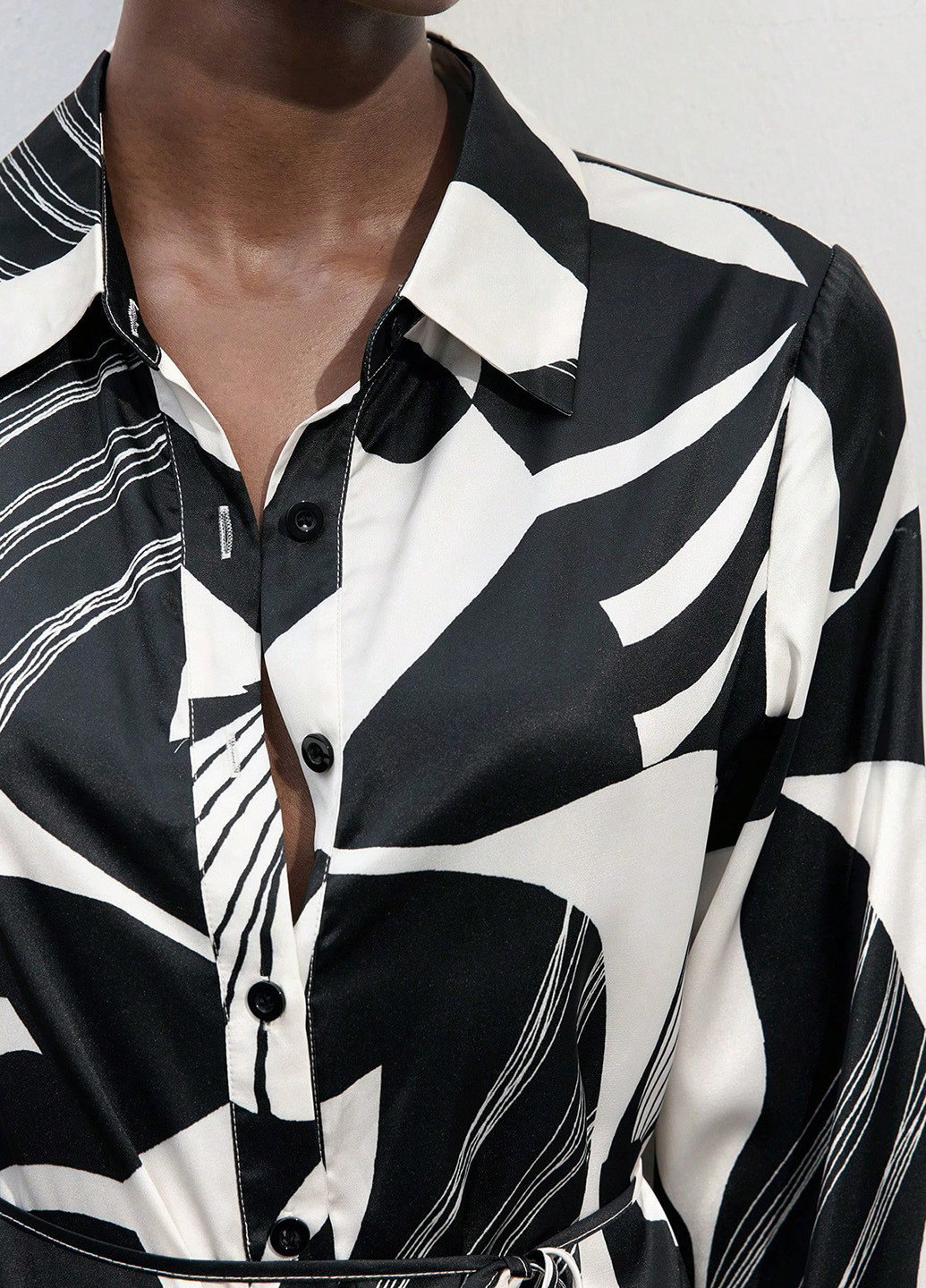 Чорно-білий кежуал сукня сукня-сорочка SHEIN з абстрактним візерунком