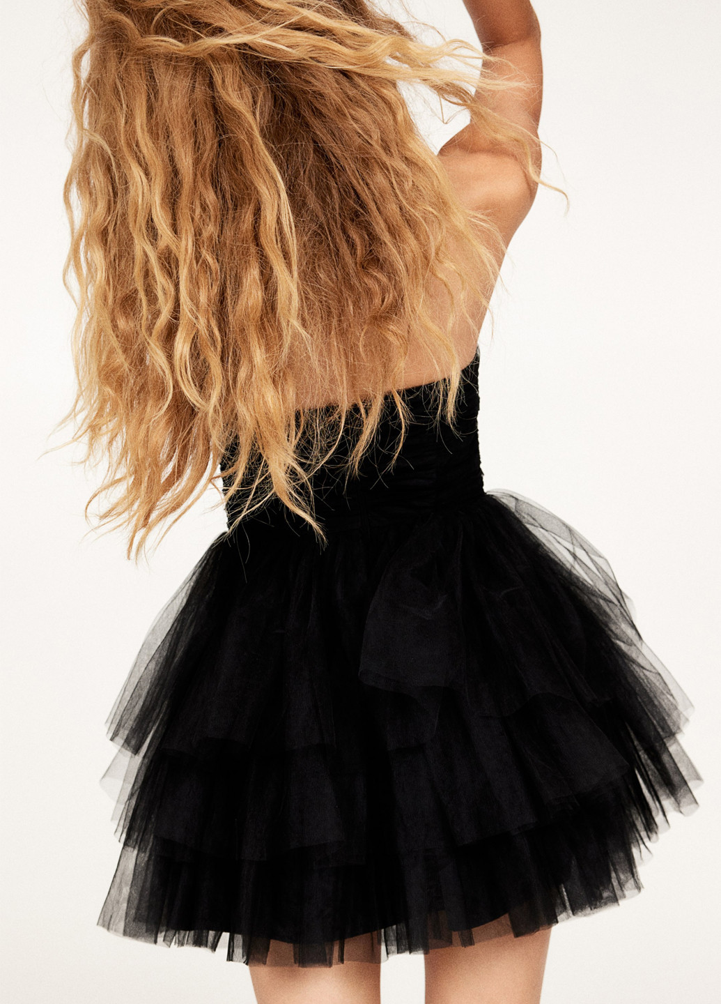 Черное праздничный, коктейльное, вечернее платье бэби долл, с открытой спиной H&M однотонное