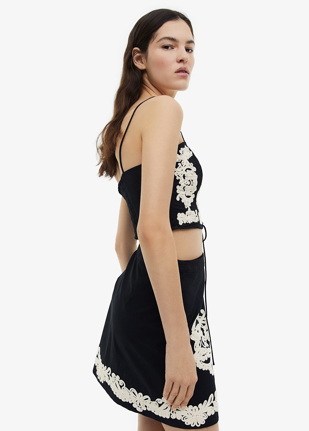 Черная кэжуал однотонная юбка H&M а-силуэта (трапеция), на запах