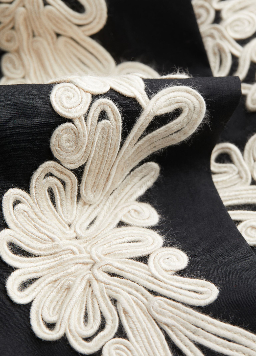 Черная кэжуал однотонная юбка H&M а-силуэта (трапеция), на запах