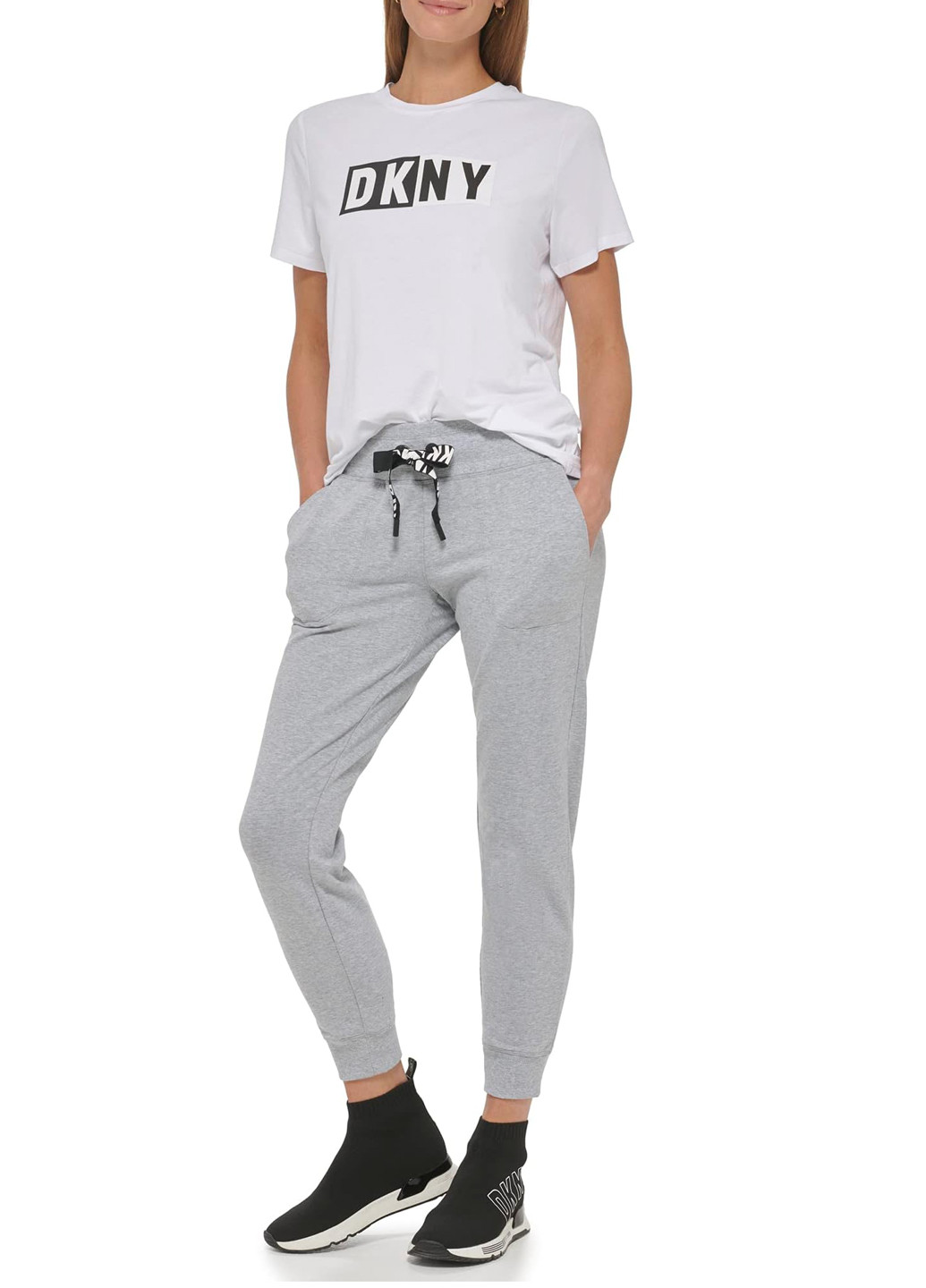 Белая летняя футболка DKNY