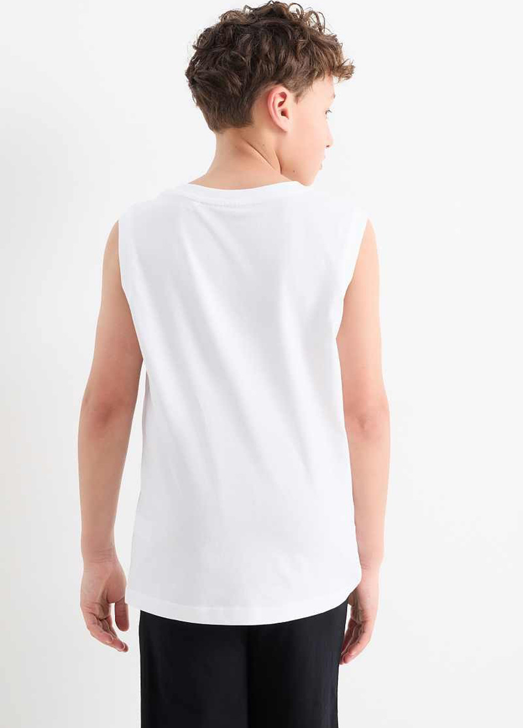 Белая летняя футболка C&A