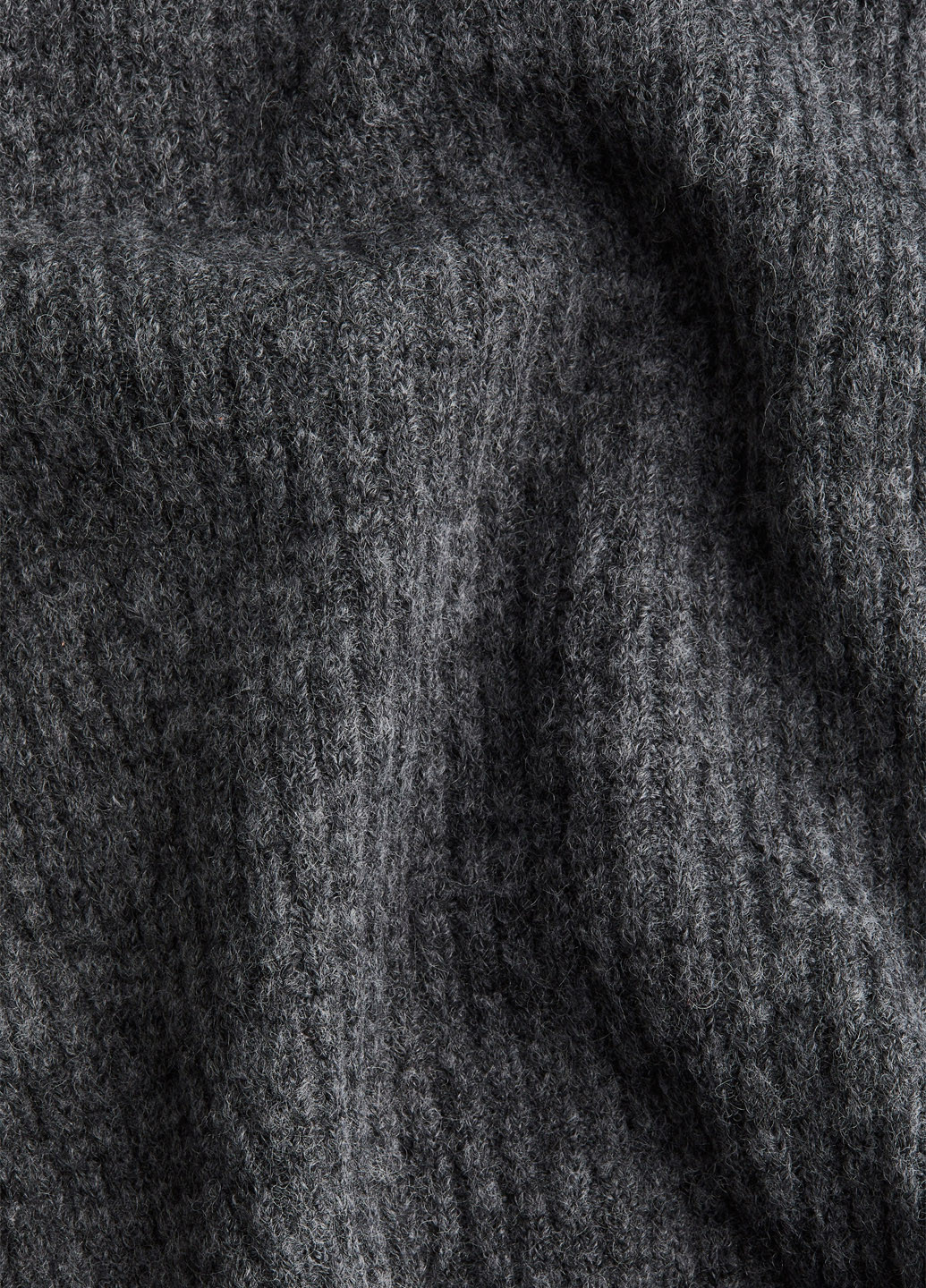 Темно-серый зимний свитер H&M