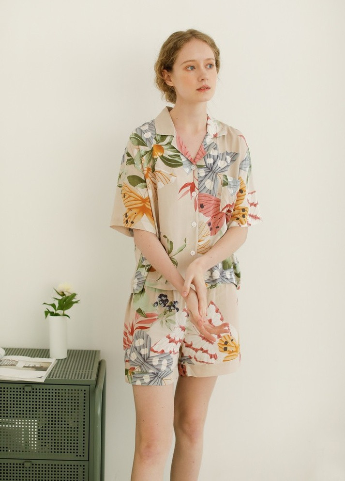 Бежевая всесезон пижама женская butterfly рубашка + шорты Berni Fashion 55133