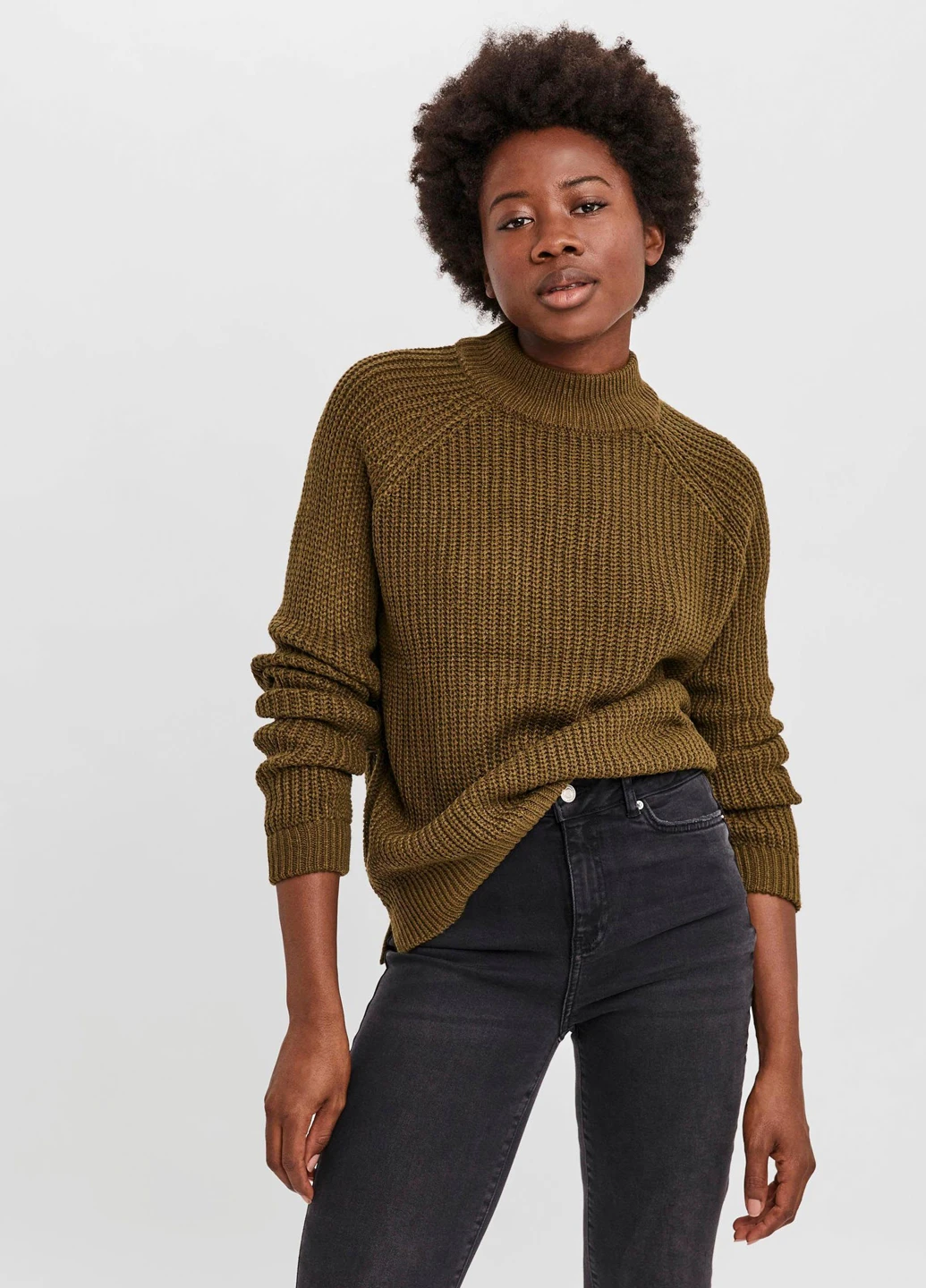 Оливковий (хакі) демісезонний светр Vero Moda