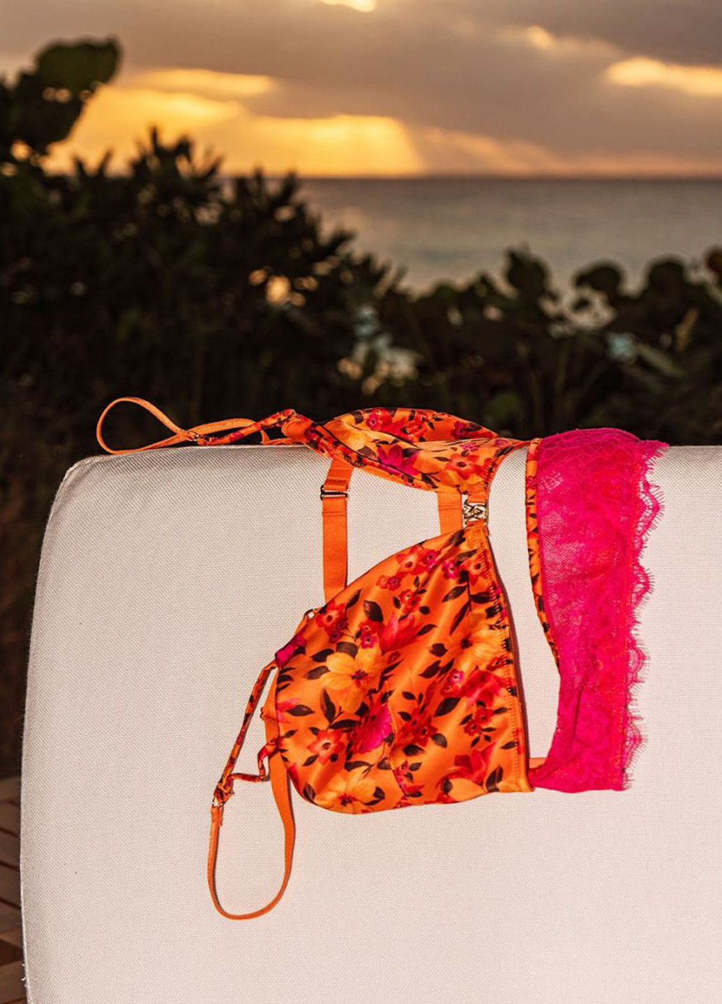 Оранжевый демисезонный комплект (бюстгальтер, трусики) Victoria's Secret