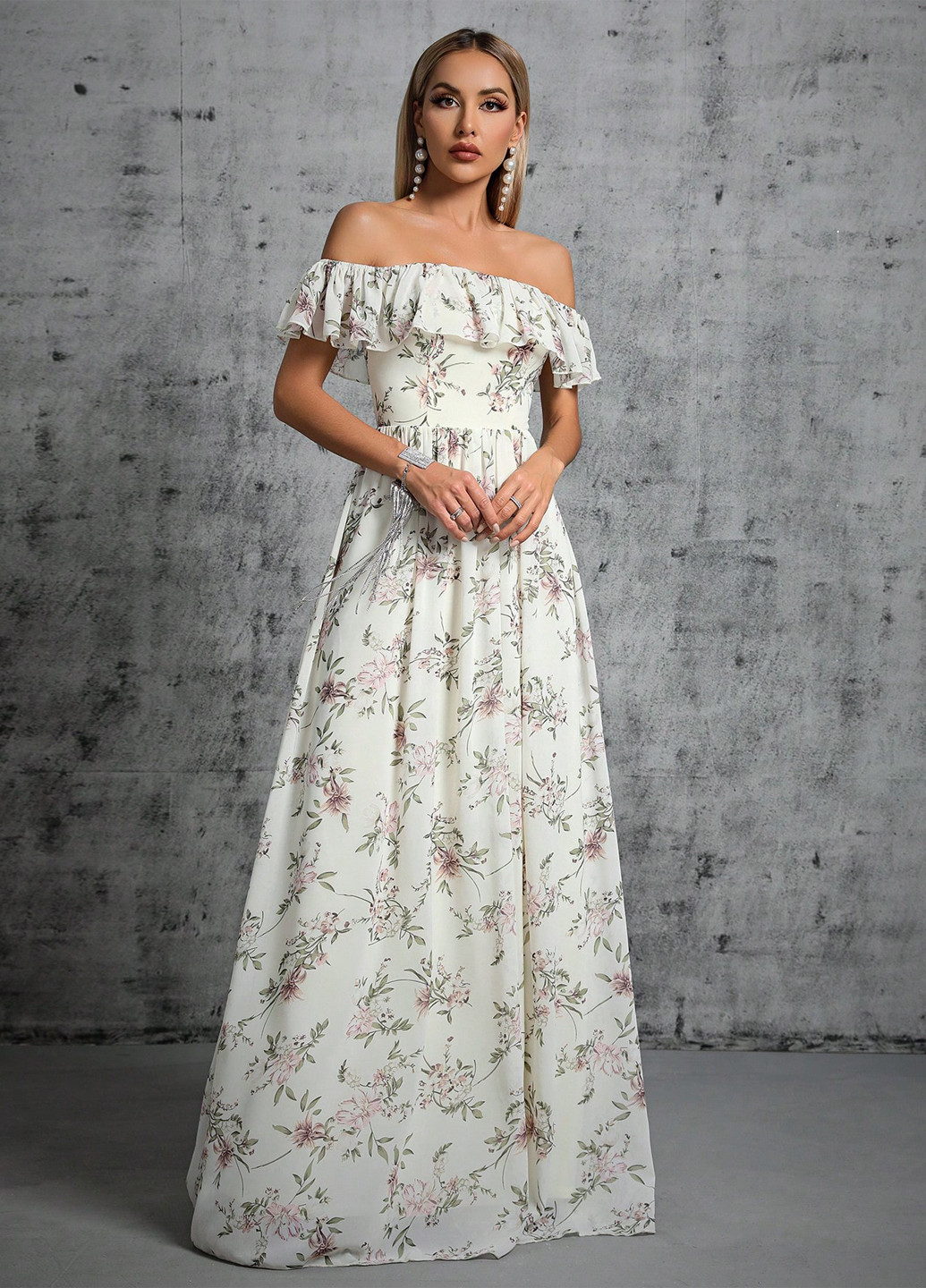 Молочное праздничный платье а-силуэт, с открытыми плечами SHEIN с цветочным принтом