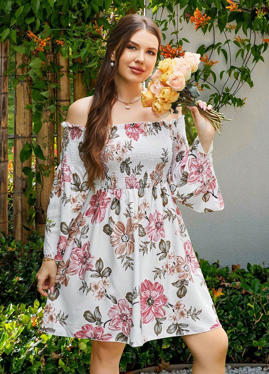 Білий кежуал сукня з відкритими плечима, кльош SHEIN з квітковим принтом