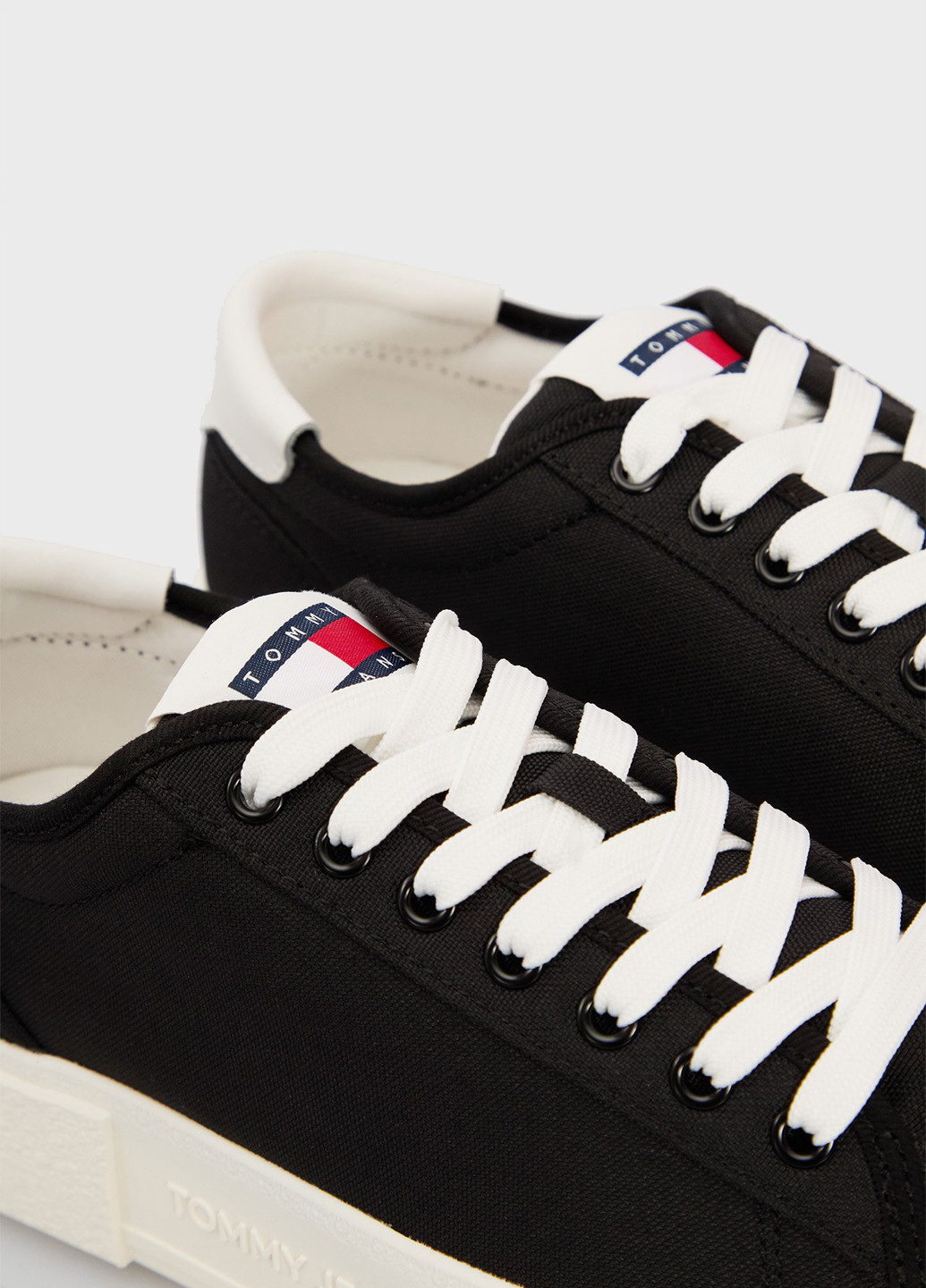 Чорні кеди Tommy Jeans