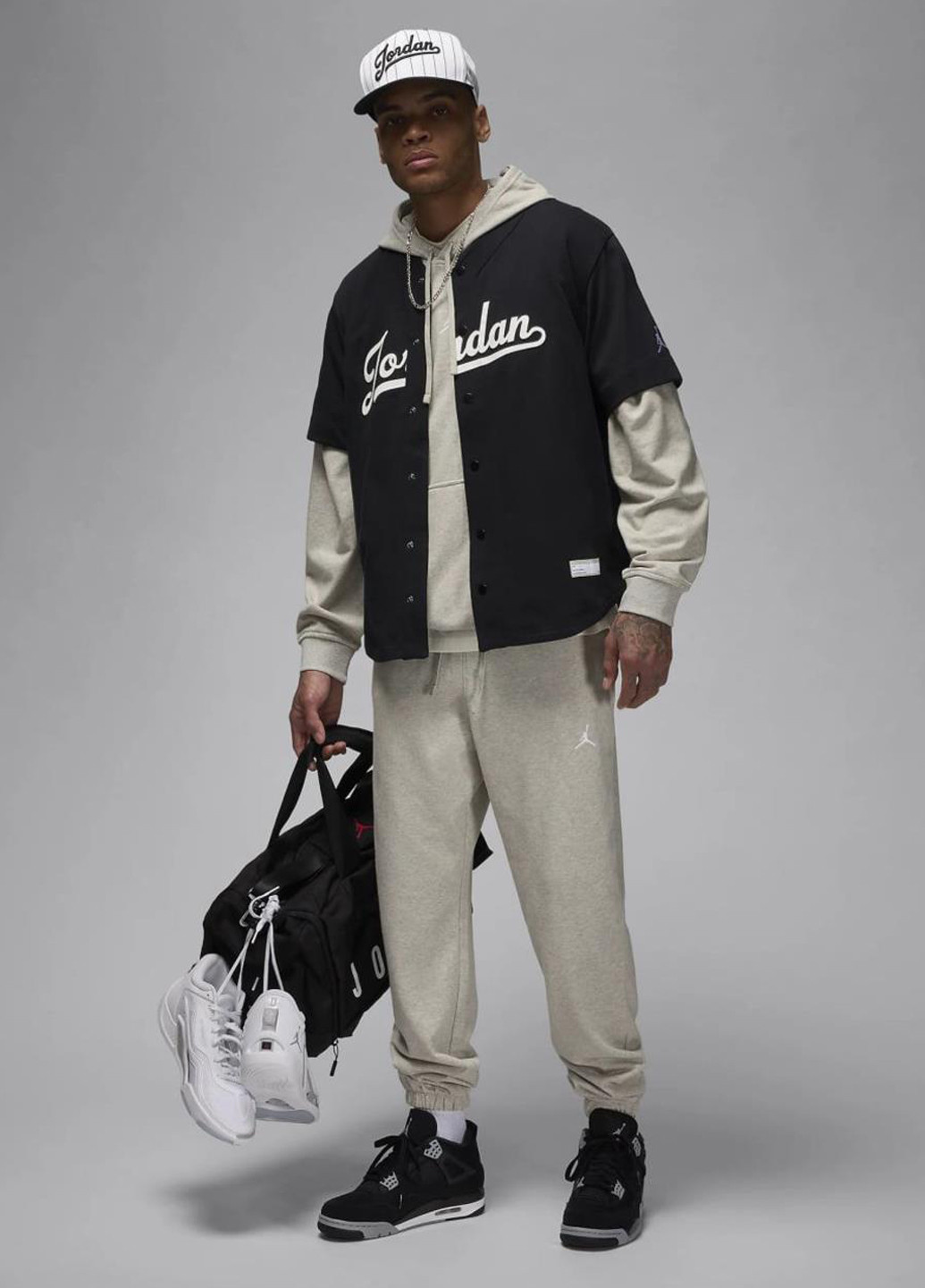 Бежевые спортивные демисезонные джоггеры брюки Nike