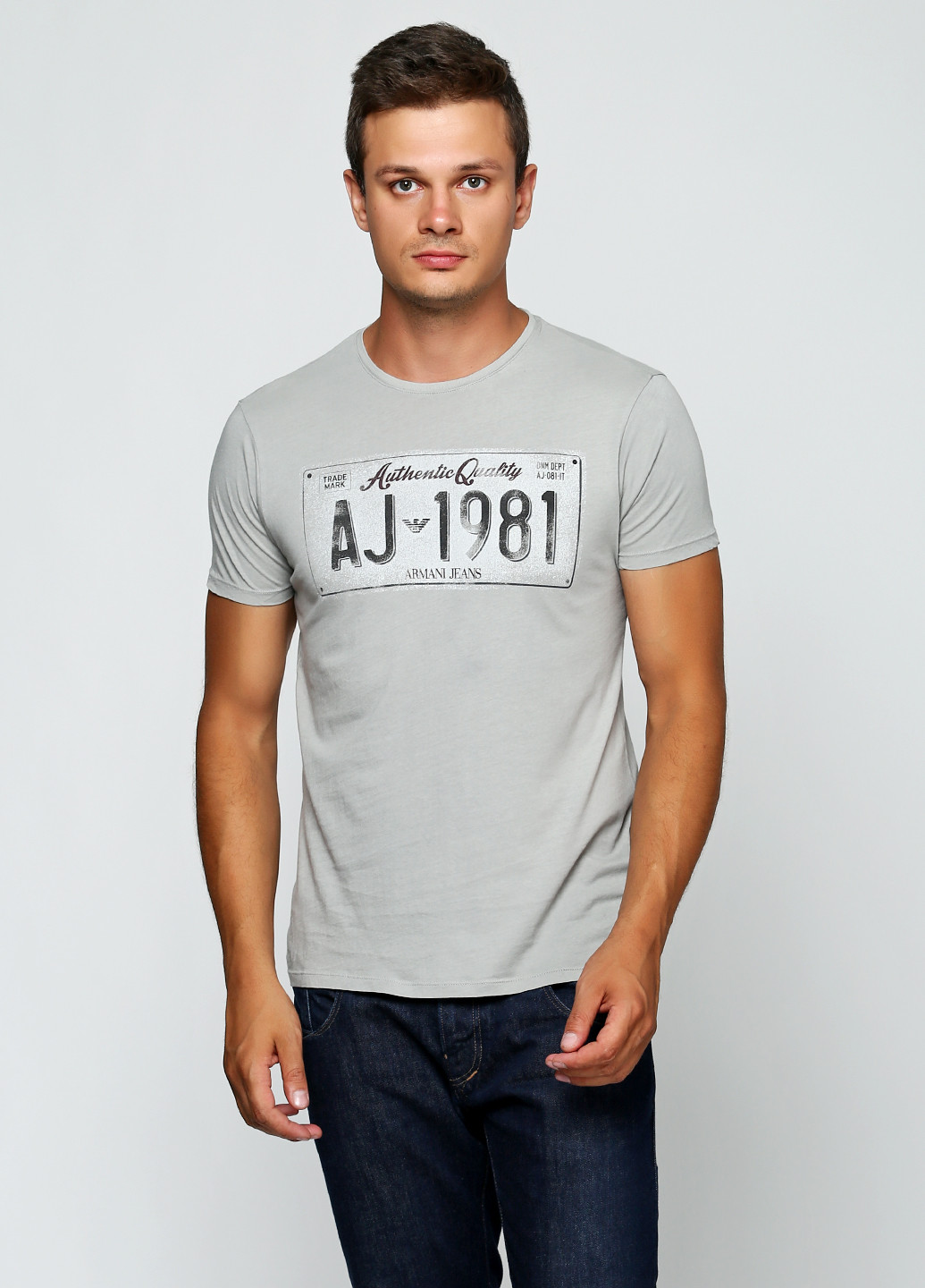 Светло-серая футболка Armani