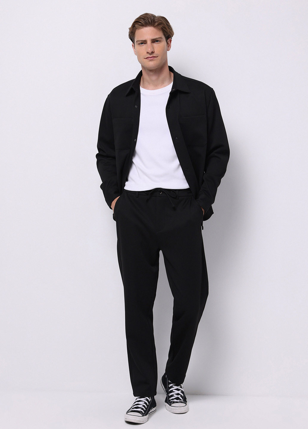 Черные кэжуал демисезонные зауженные брюки Colin's