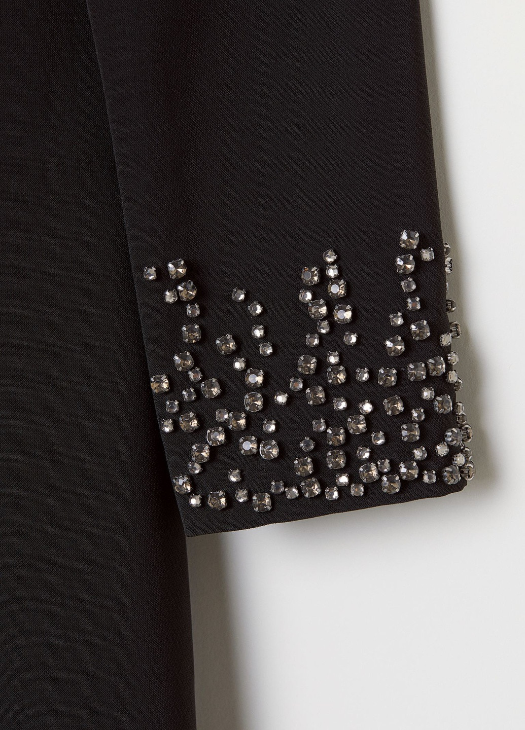 Черное кэжуал платье H&M однотонное