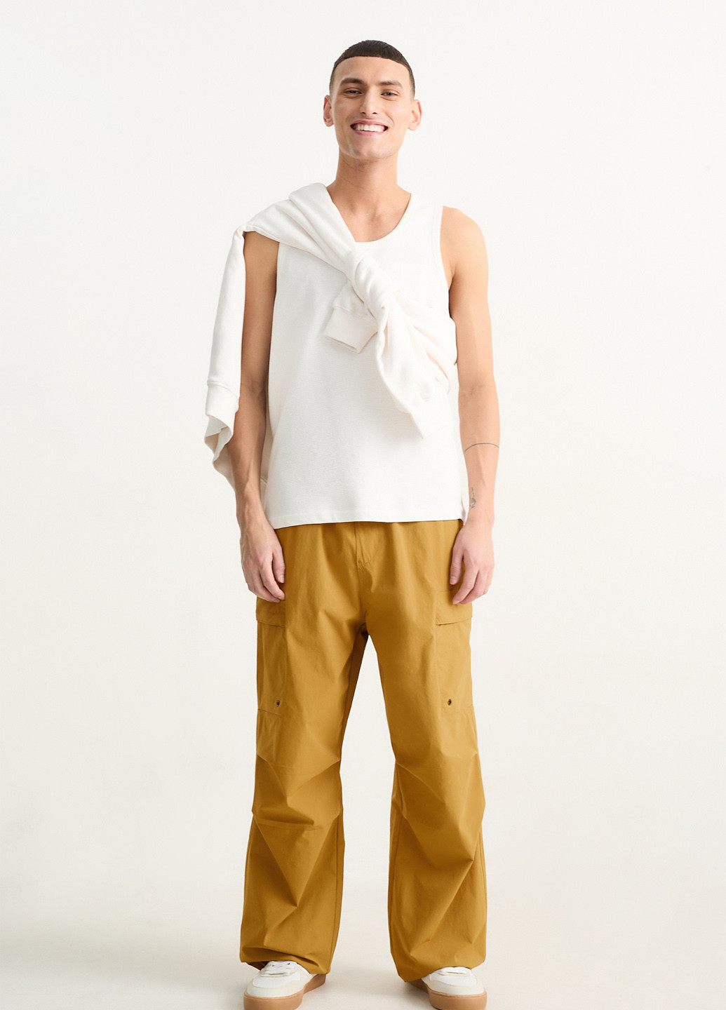 Горчичные кэжуал демисезонные прямые брюки C&A