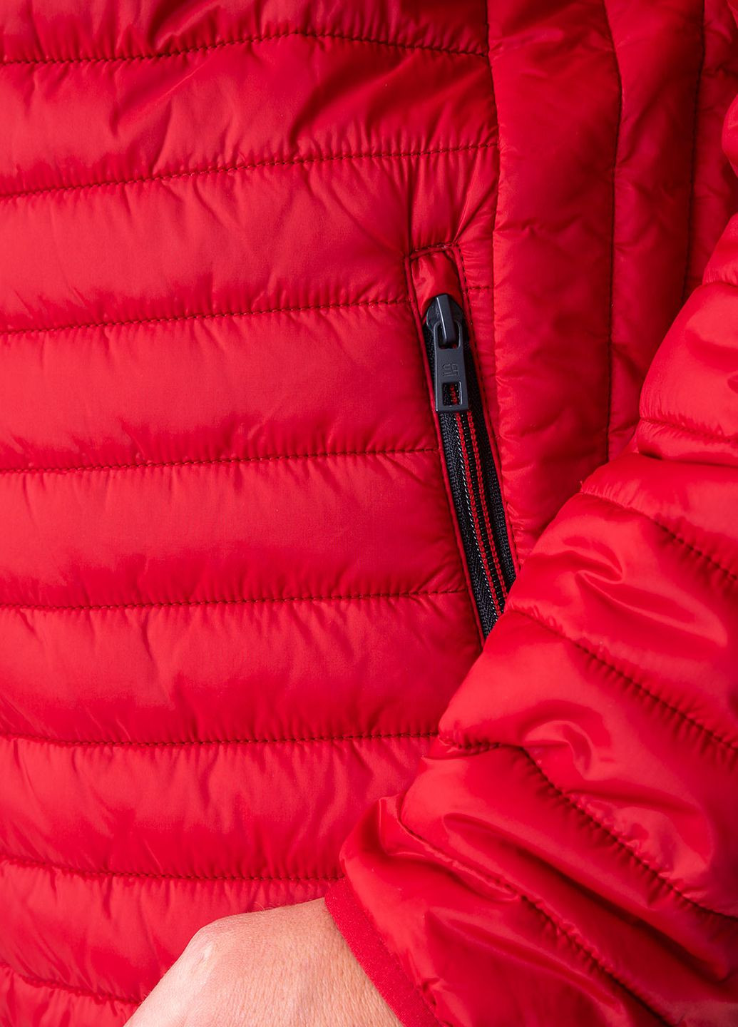 Червона зимня куртка S4