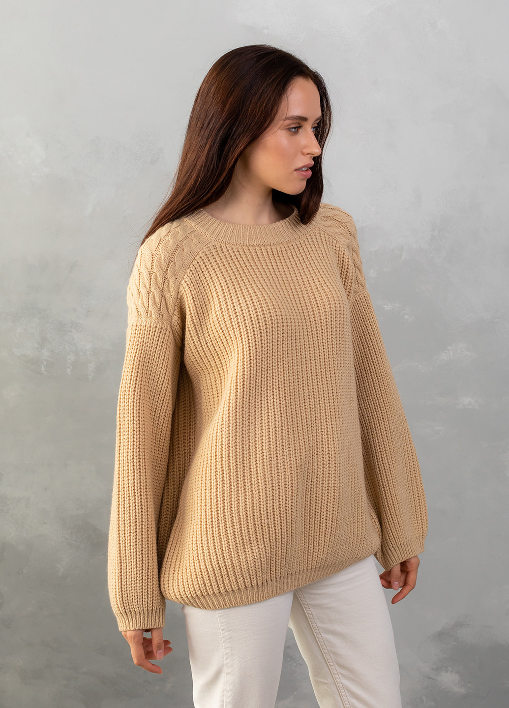 Песочный демисезонный свитер женский Viviami
