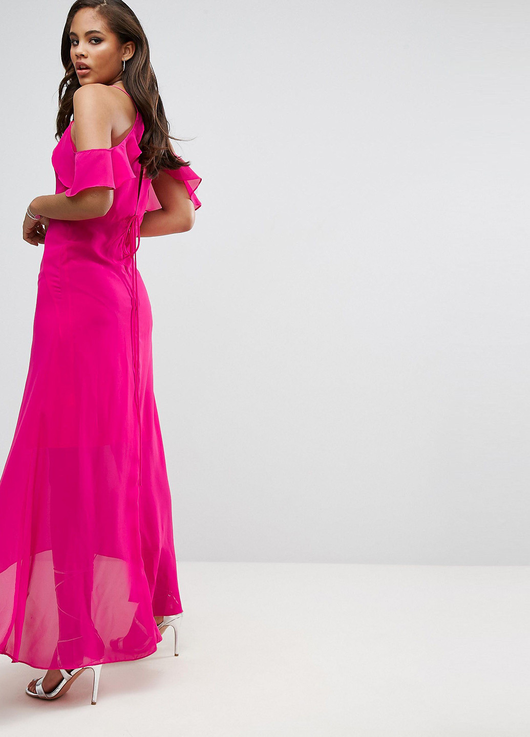 Розовое вечернее платье с открытыми плечами True Decadence однотонное
