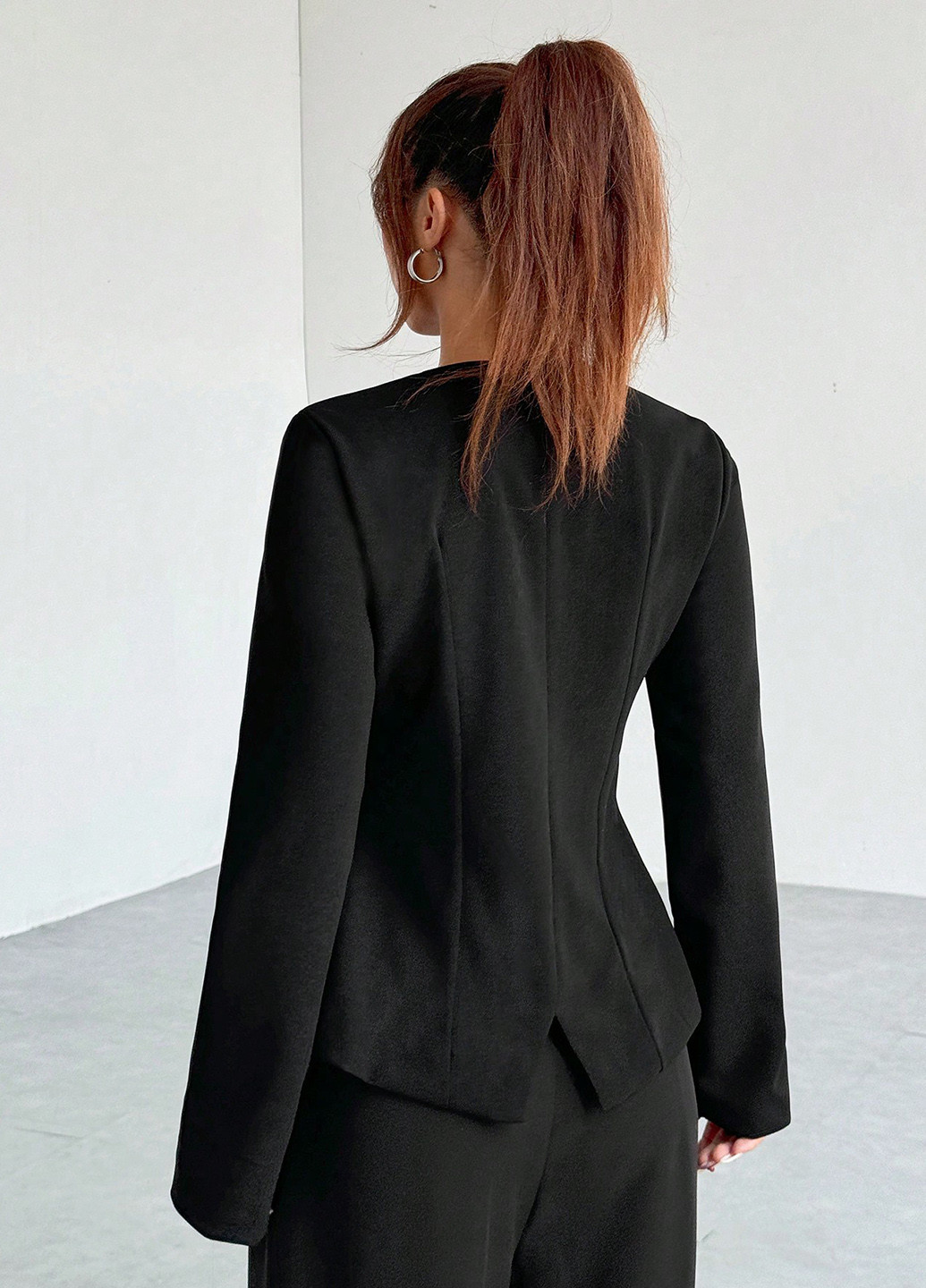 Черный женский жакет SHEIN однотонный - демисезонный