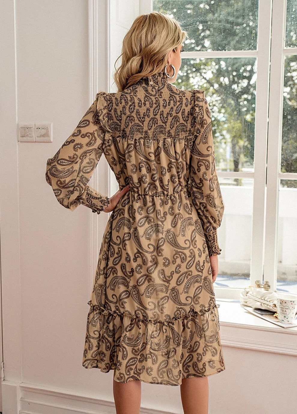 Бежева кежуал плаття жіноче в стилі бохо beige pattern Berni Fashion з абстрактним візерунком