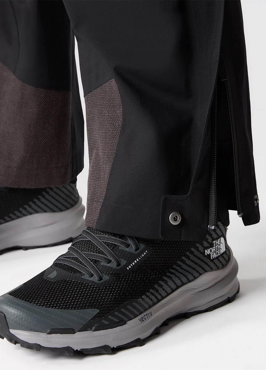 Черные спортивные демисезонные брюки The North Face