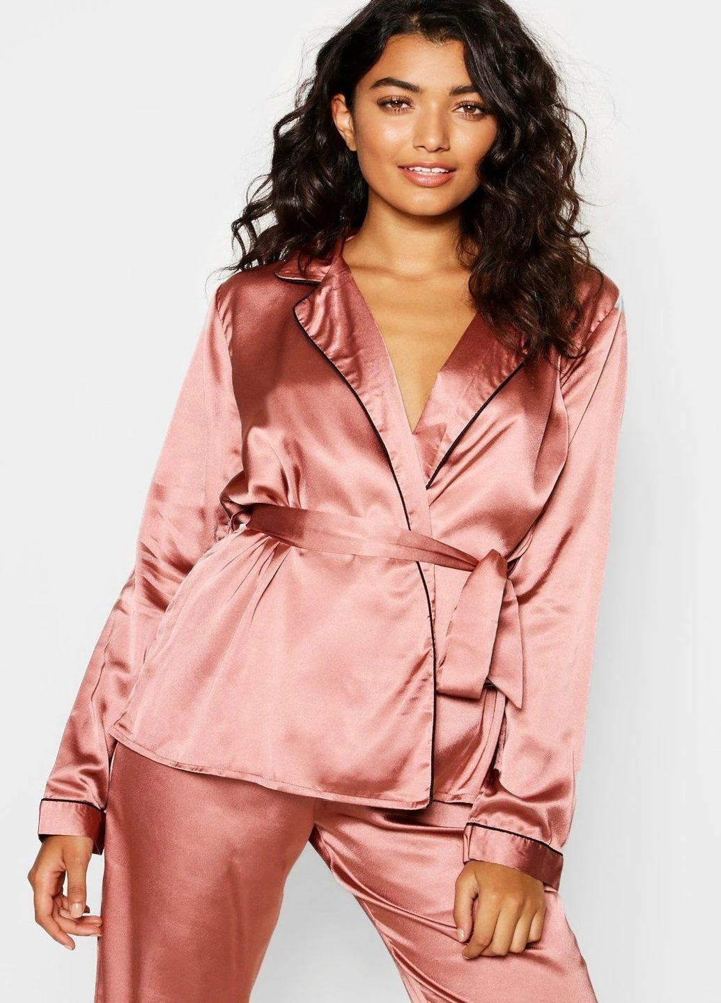 Пудровая всесезон атласная пижама Boohoo