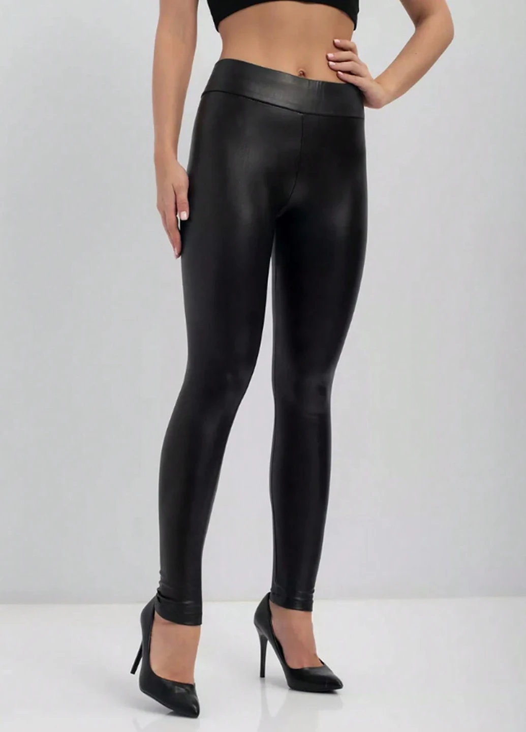 Черные демисезонные леггинсы SHEIN