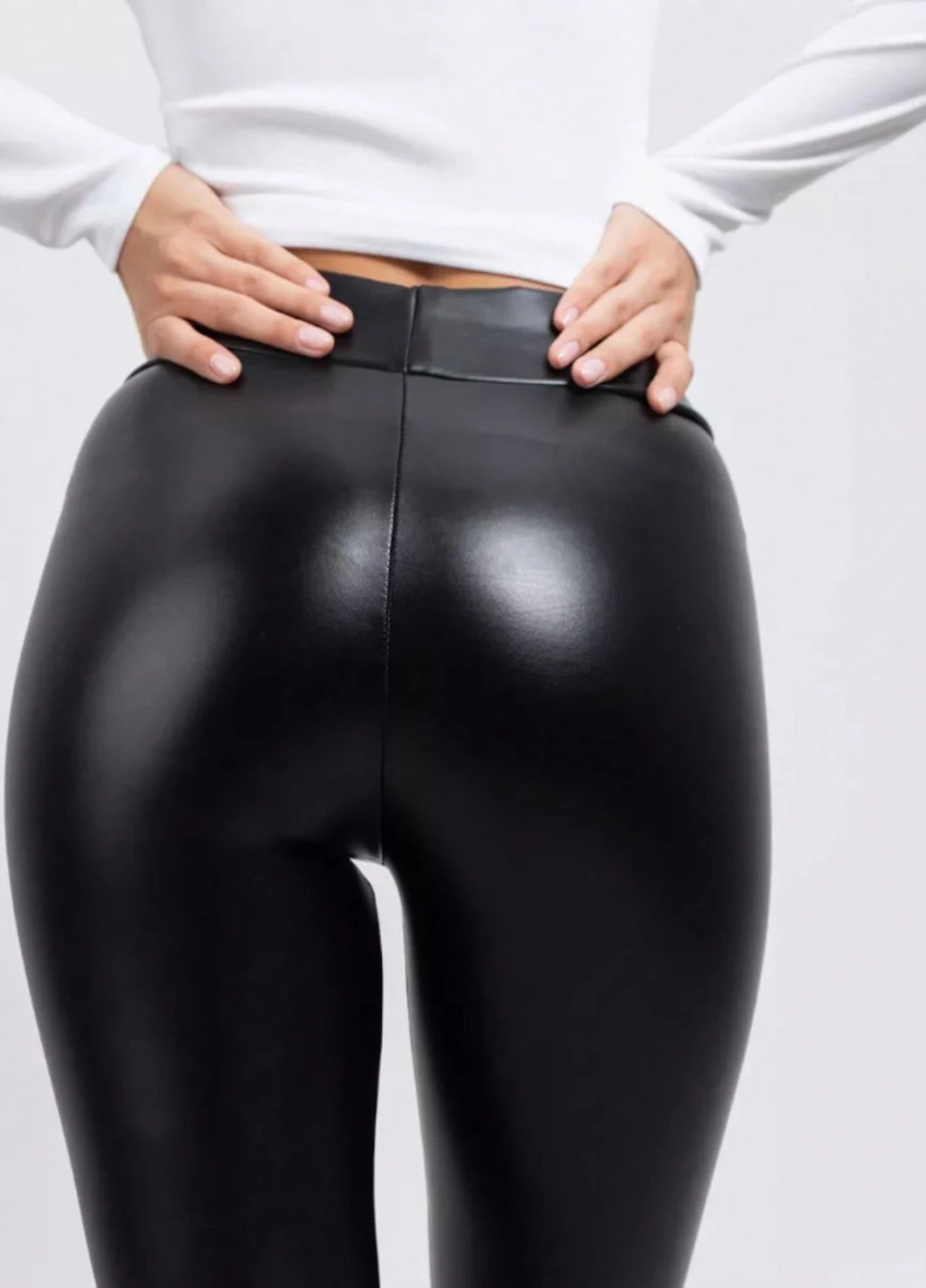 Черные демисезонные леггинсы SHEIN