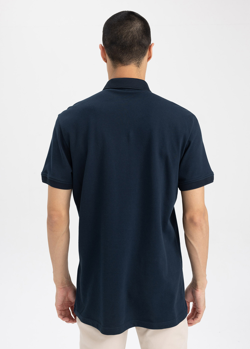 Темно-синяя футболка-поло для мужчин DeFacto однотонная