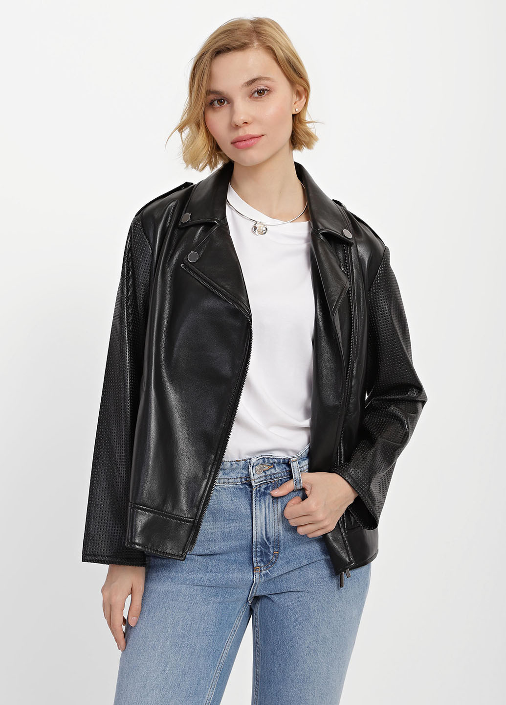 Черная демисезонная куртка косуха Armani Exchange