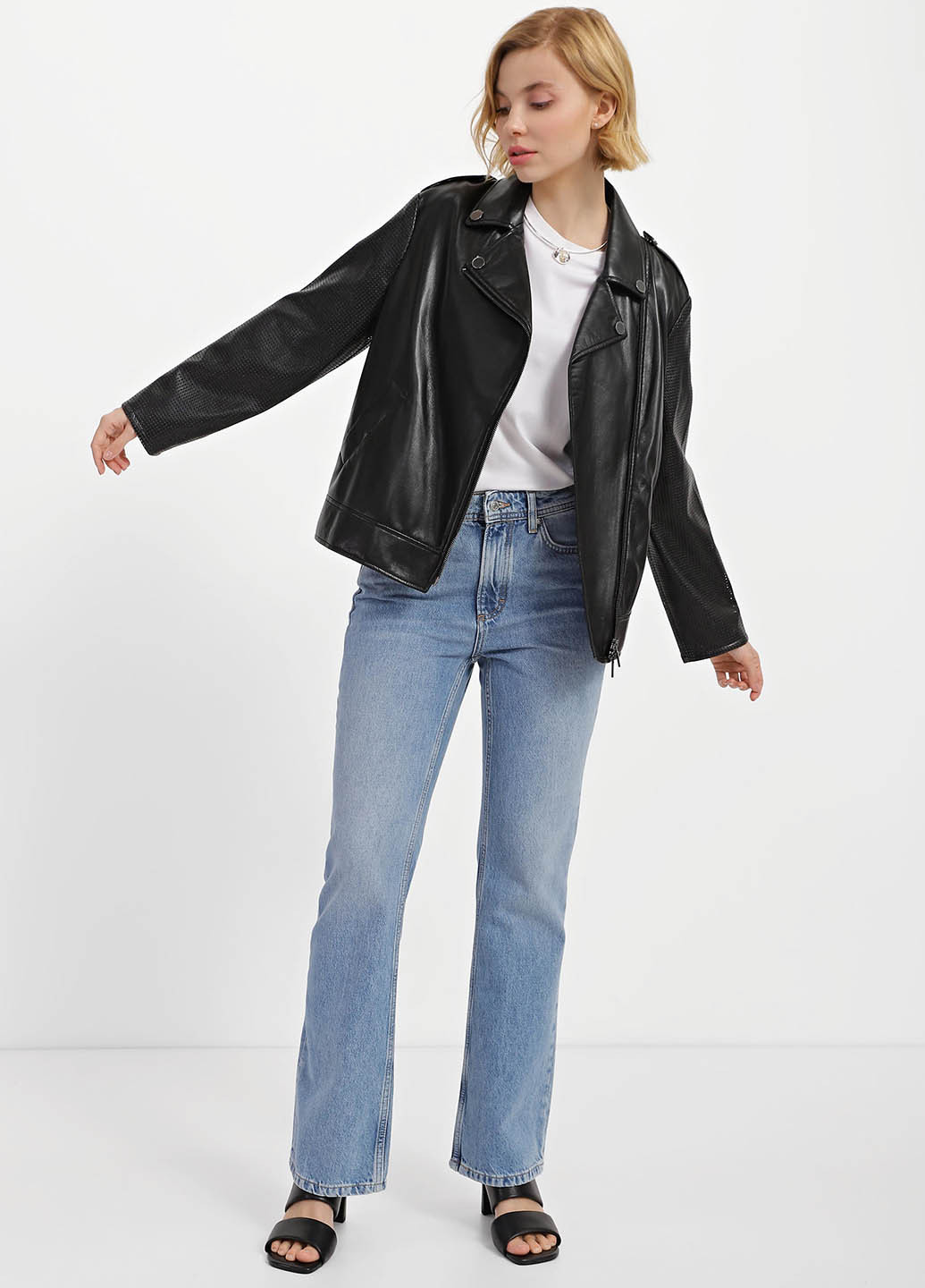 Черная демисезонная куртка косуха Armani Exchange